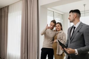 5 Factors to Consider Before Buying a House for the First Time